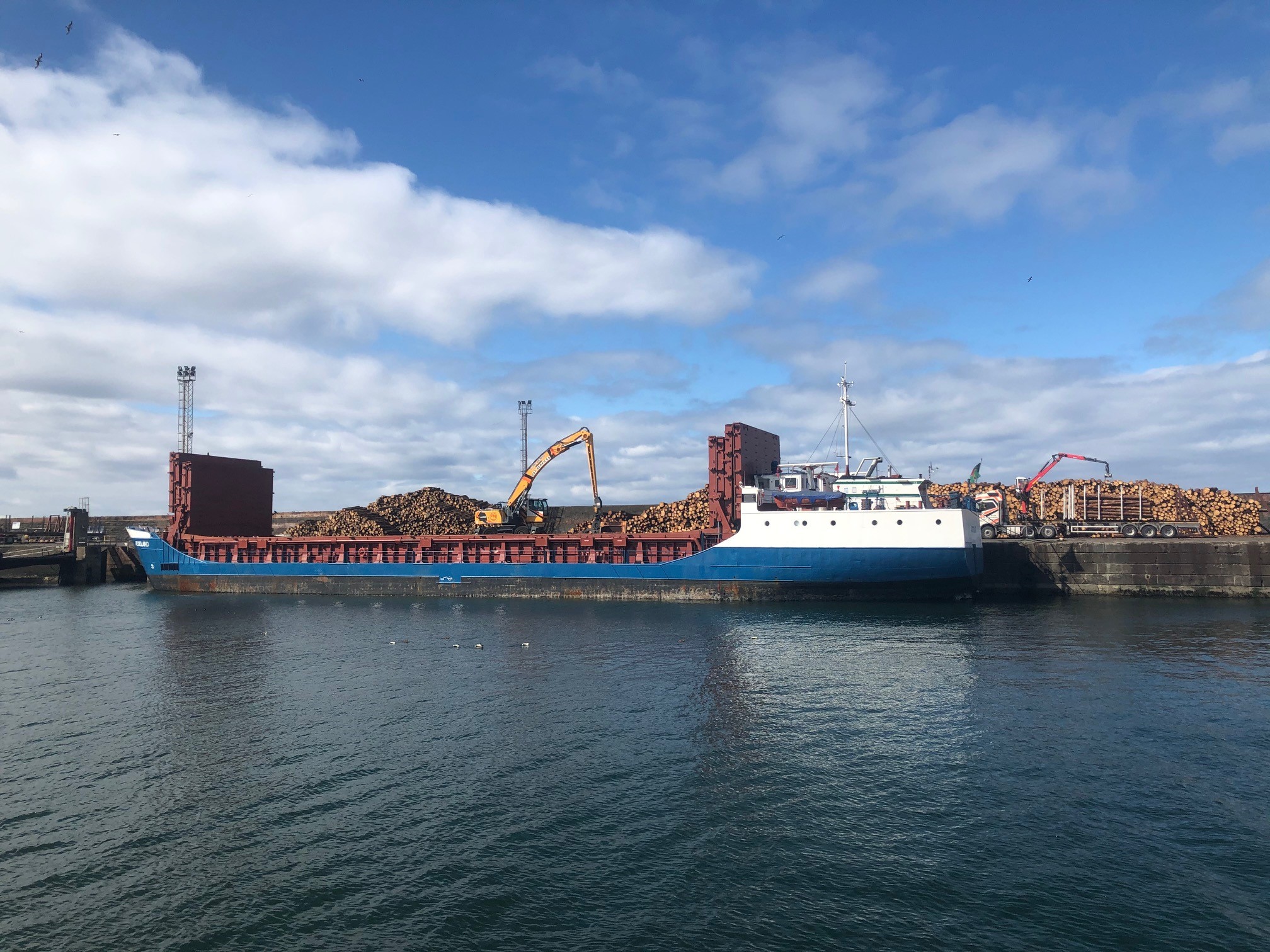 New west coast contract promotes timber transport by sea
